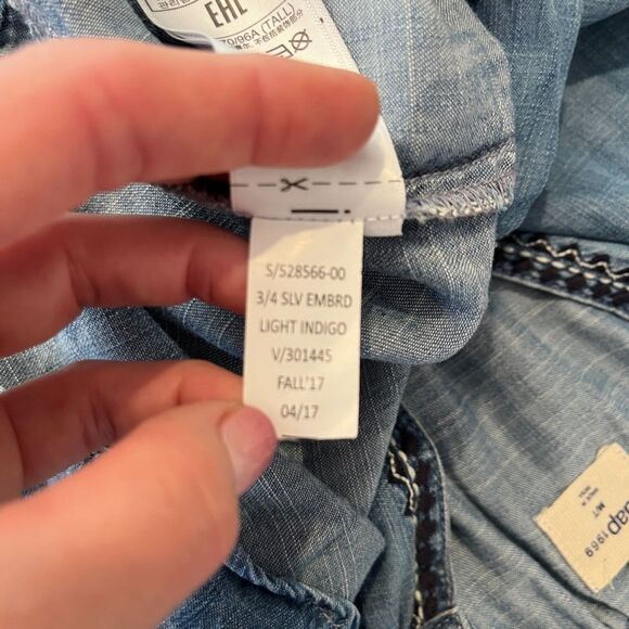 Gap 1969 Chambray Denim Peasant Top Medium Embroidered Seams Boho - Picture 6 of 9